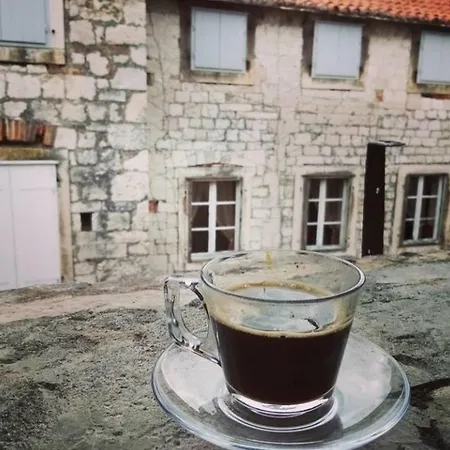 Towerhousesasso 特罗吉尔