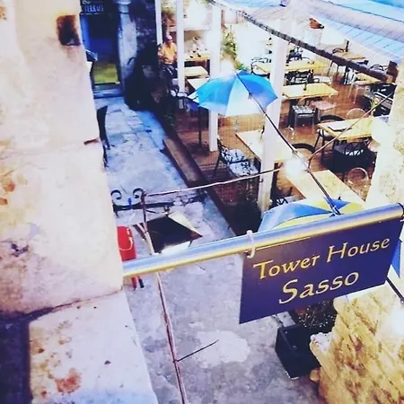Towerhousesasso بيت ضيافة 3*