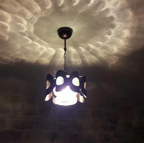 Towerhousesasso Τρογκίρ