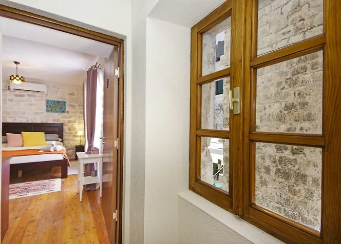 Towerhousesasso 3* Traù