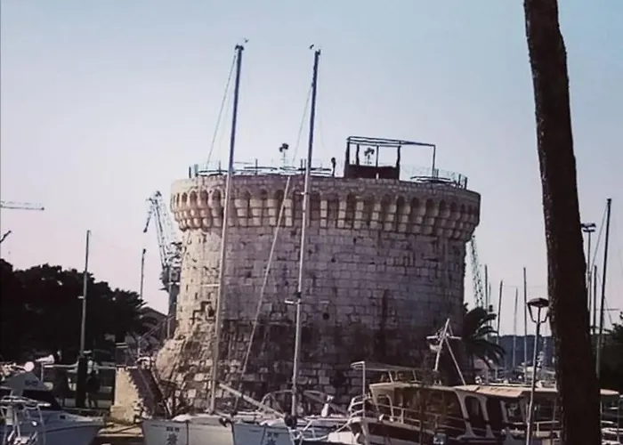 Towerhousesasso Trogir